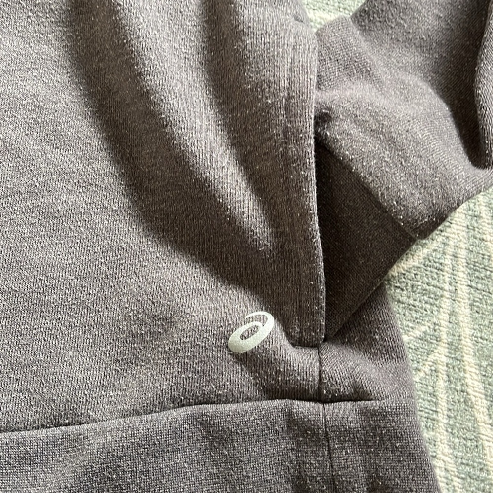 ASICS Sweatshirt - Picture 2 of 4